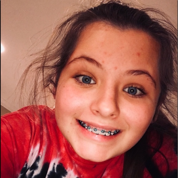 Meet your Posher, Daylee - Picture 1 of 1